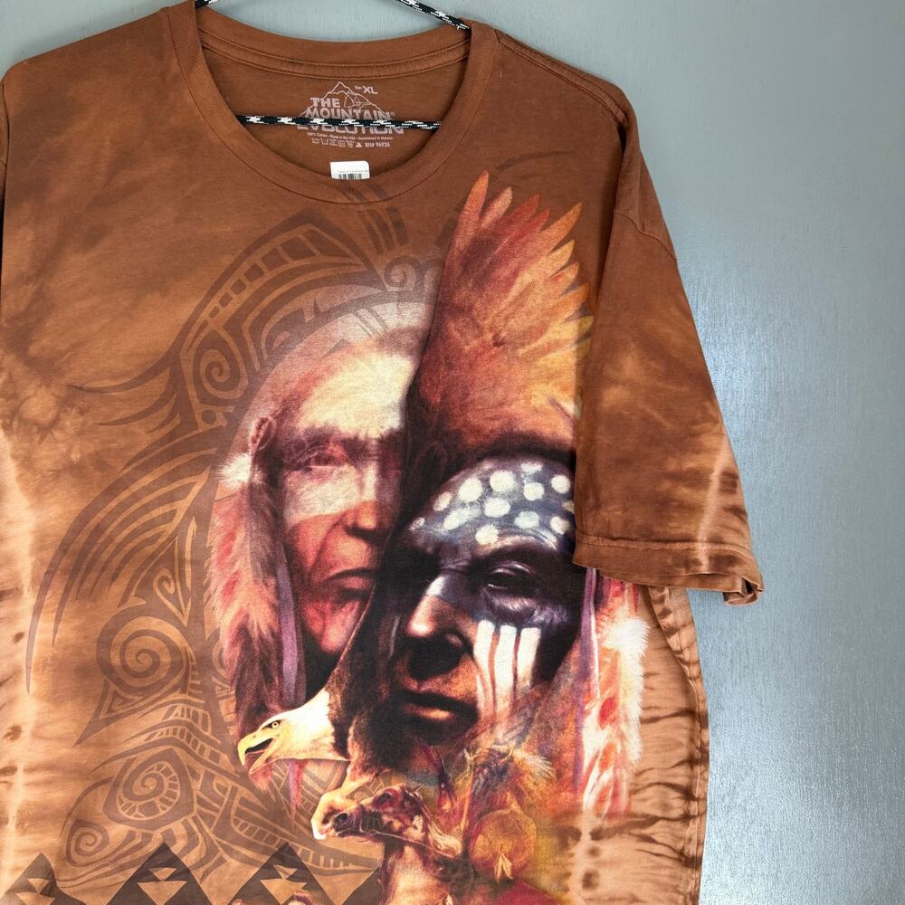 THE MOUNTAIN Unisex XL Native American Design Tee Shirt NWT Brown Western Retro